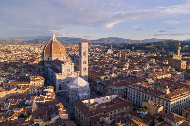 istock Santa Maria del Fiore - Florence 1132967658