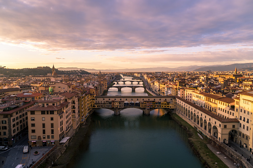 Ponte Vecchio al anochecer photo