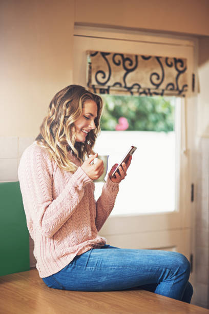 istock Coffee time is social media catch up time 1132975985