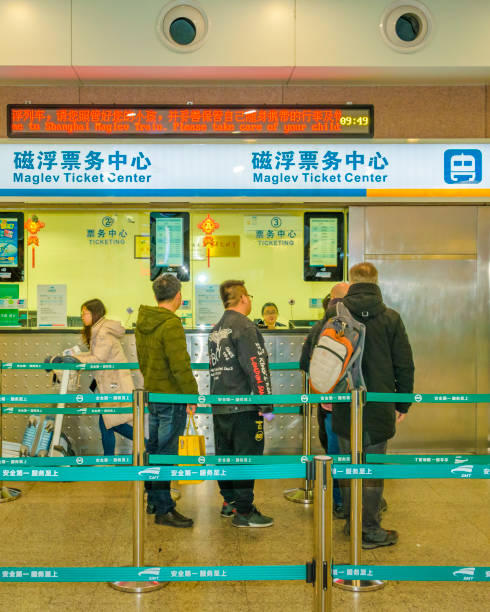 centro de bilhetes de trem maglev, xangai, china - transrapid international - fotografias e filmes do acervo