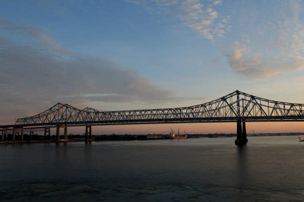 istock Crescent City Connection at Dusk 1133024773