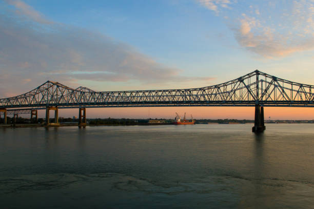 istock Crescent City Connection at Dusk 1133024858