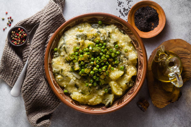 vegan pizzoccheri  dish. an adapted recipe from italian cuisine. healthy gluten free nutrition - valtellina savoy cabbage pizzoccheri tagliatelle imagens e fotografias de stock