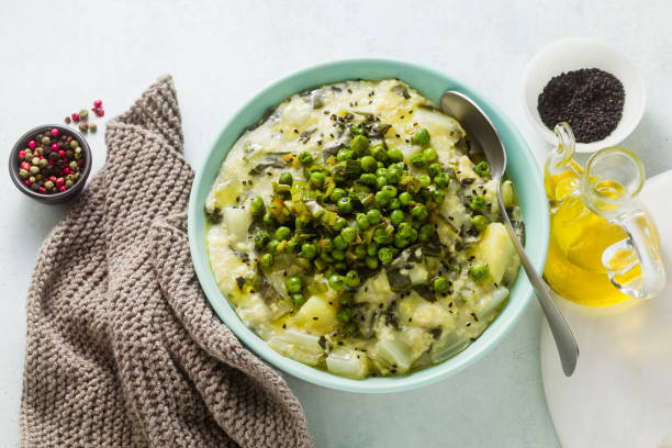 vegan pizzoccheri  dish. an adapted recipe from italian cuisine. healthy gluten free nutrition - valtellina savoy cabbage pizzoccheri tagliatelle imagens e fotografias de stock