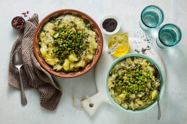 vegan pizzoccheri  dish. an adapted recipe from italian cuisine. healthy gluten free nutrition - valtellina savoy cabbage pizzoccheri tagliatelle imagens e fotografias de stock