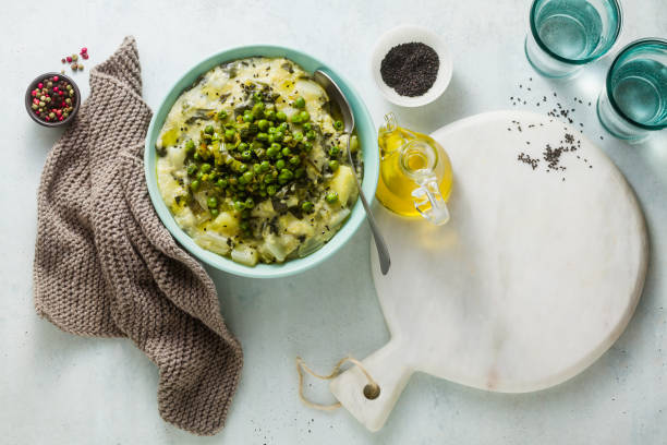 vegan pizzoccheri  dish. an adapted recipe from italian cuisine. healthy gluten free nutrition - valtellina savoy cabbage pizzoccheri tagliatelle imagens e fotografias de stock