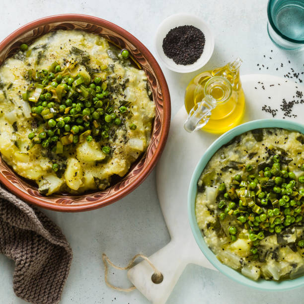 vegan pizzoccheri  dish. an adapted recipe from italian cuisine. healthy gluten free nutrition - valtellina savoy cabbage pizzoccheri tagliatelle imagens e fotografias de stock