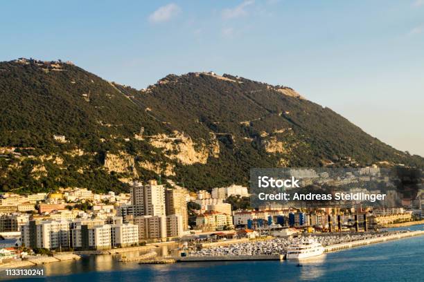 Photo libre de droit de Pont De Gibraltar Windsor banque d'images et plus d'images libres de droit de Acier - Acier, Admirer le paysage, Bateau de voyageurs