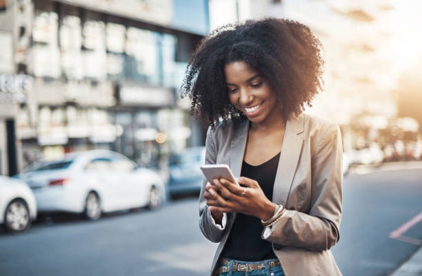 istock I love it when I receive texts with good news 1133155866