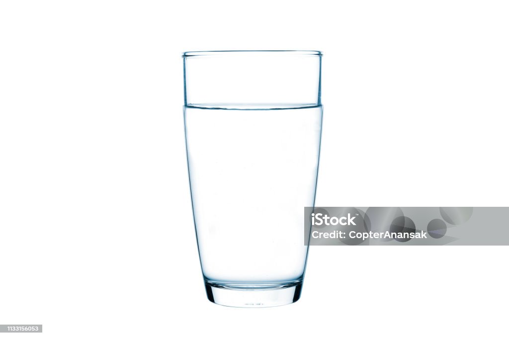 Bicchiere d'acqua su sfondo isolato - Foto stock royalty-free di Acqua