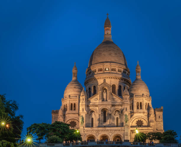 istock Sacred Heart in Paris 1133239761