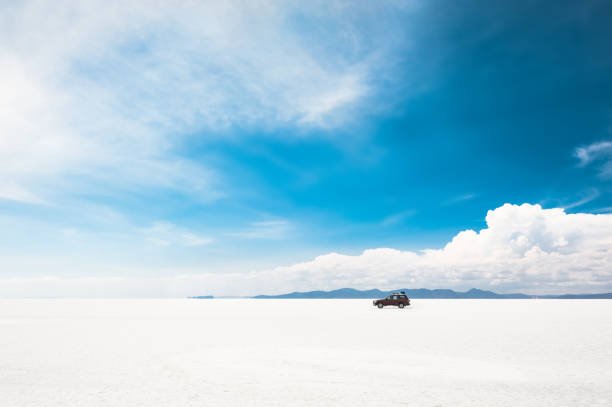ボリビアのウユニ・デ・ウユニ・ソルト・フラット - ウユニ塩湖 ストックフォトと画像