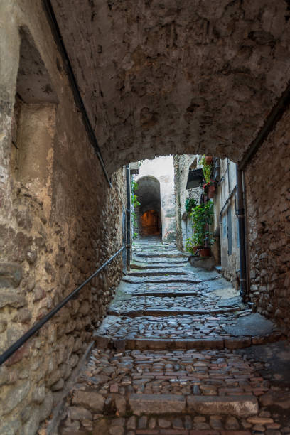istock Italian narrow street 1133337368