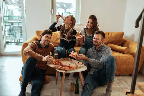 istock Pizza brings people together 1133362689