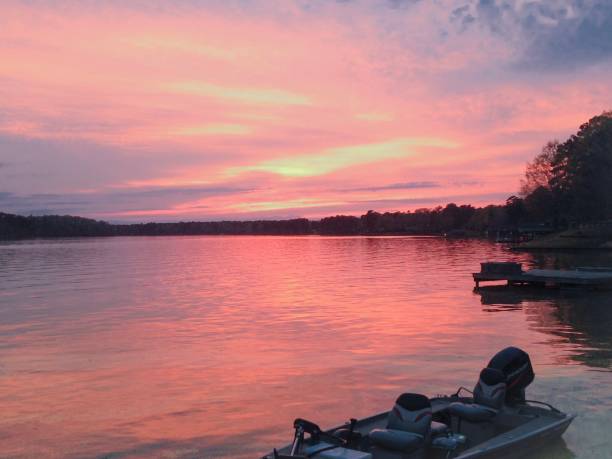 istock Sunset on the lake 1133369006