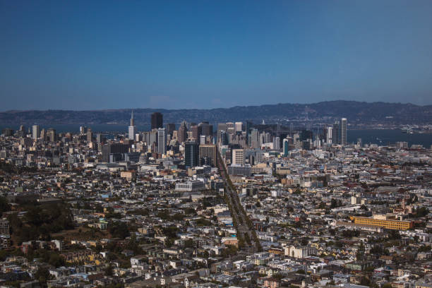istock Stunning view over downtown San Francisco from the Twin Peaks hills 1133373446