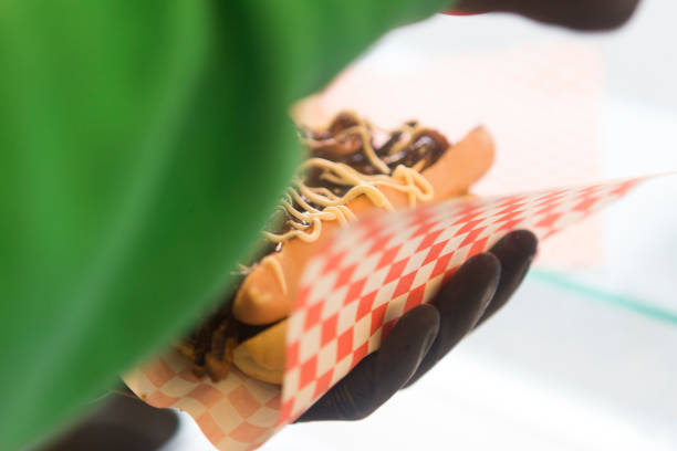 Preparing a hot dog