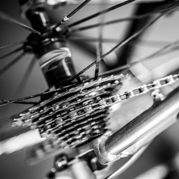 프레임의 조각과도로 자전거의 일부 - cycling bicycle bicycle gear triathlon 뉴스 사진 이미지
