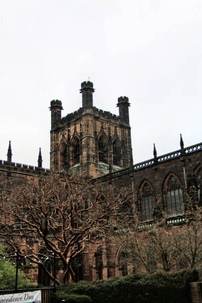 zdjęcie katedry w chester - chester england chester cathedral uk england zdjęcia i obrazy z banku zdjęć