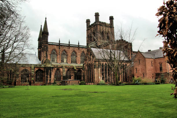 une photo de la cathédrale de chester - chester england chester cathedral uk england photos et images de collection