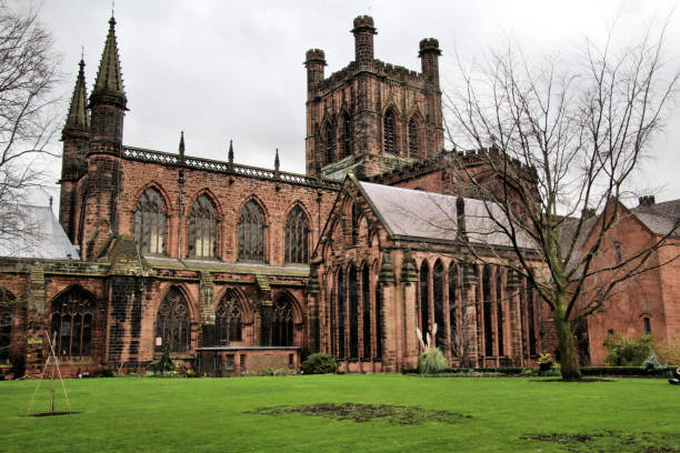 une photo de la cathédrale de chester - chester england chester cathedral uk england photos et images de collection