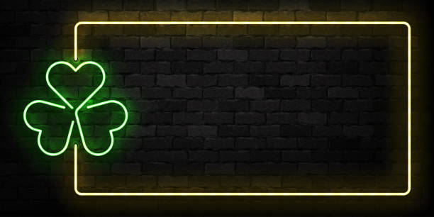 wektor realistyczny izolowany neon logo clover do dekoracji szablonów i pokrycia na tle ściany. koncepcja happy st. patrick's day. - st patricks day irish culture pub clover stock illustrations