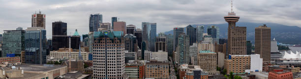 innenstadt vancouver - scenics skyline panoramic canada place stock-fotos und bilder