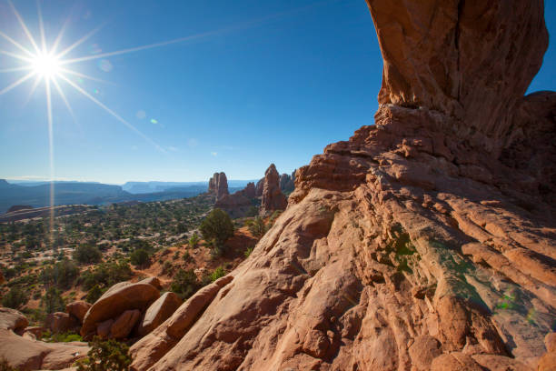 north window arches national park utah. - northern utah - fotografias e filmes do acervo