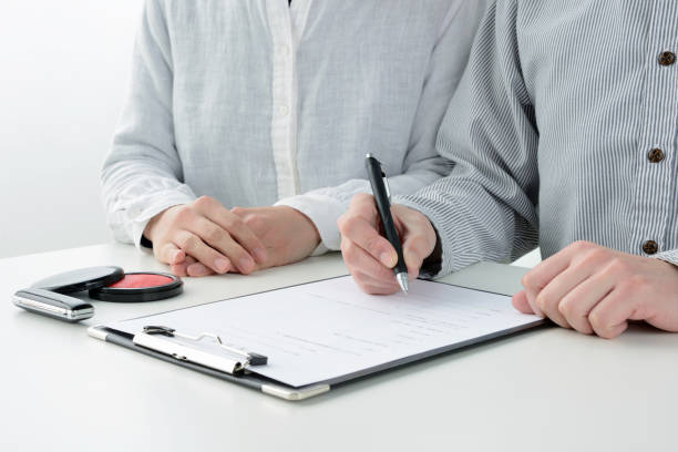 istock Man and woman making contract in Japan 1133476038