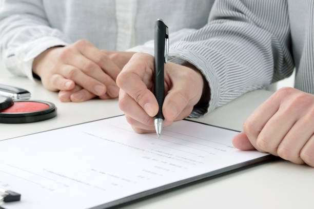 istock Man and woman making contract in Japan 1133476048