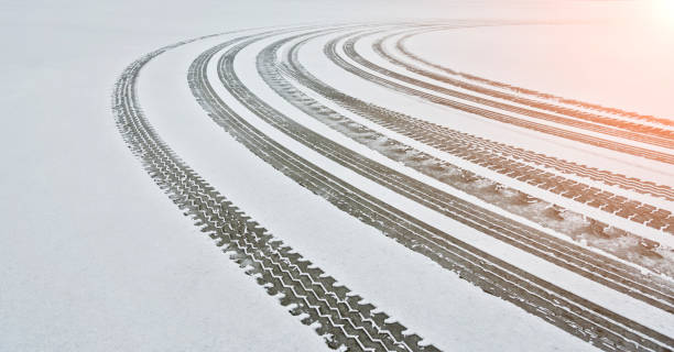 Auto tyre tracks in the snow