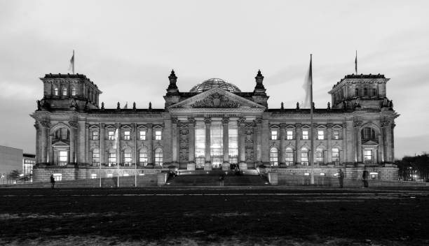 istock German Reichstag at Dusk 1133497163