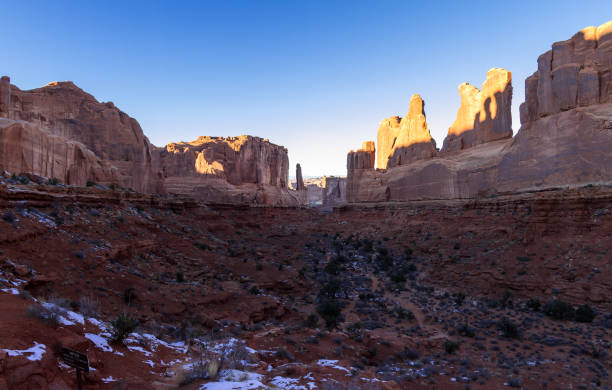 istock Park Avenue in Arches NP 1133508018