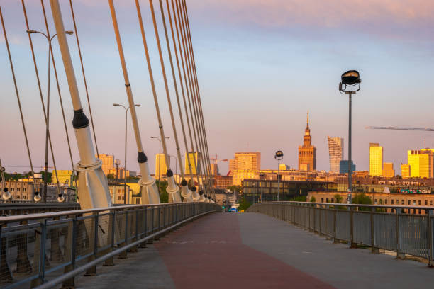 istock Warsaw skyline behind the bridge 1133531625