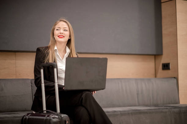 istock Preparing business deals around the world 1133553056
