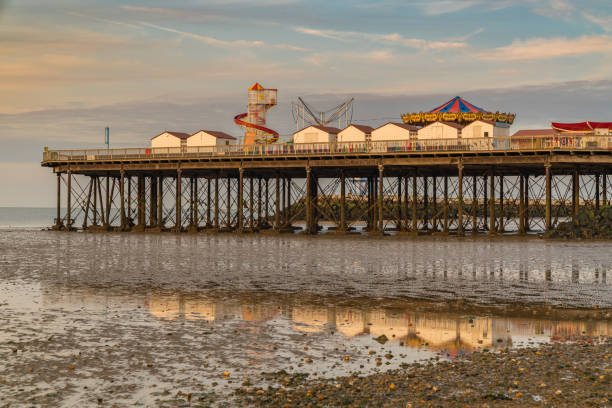 herne bay, kent, angleterre, royaume-uni - herne bay photos et images de collection