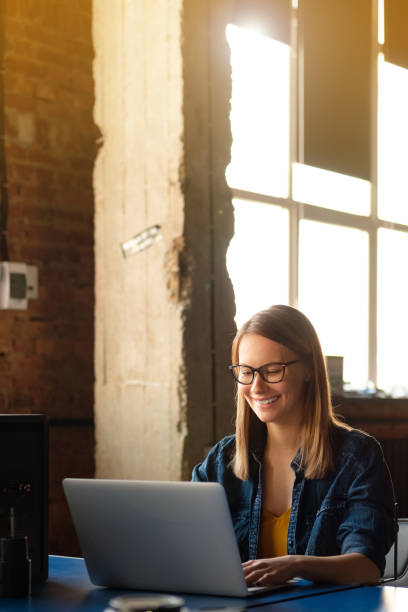 istock Girl in the office 1133561708