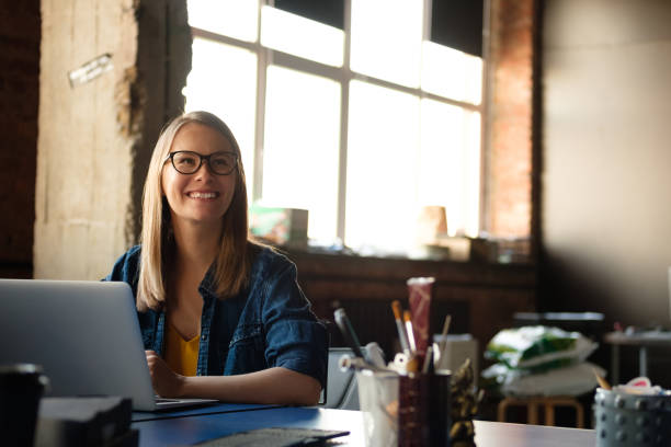 istock Girl in the office 1133561711