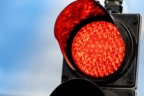 feu rouge trafic arrêt gros plan - red light photos et images de collection