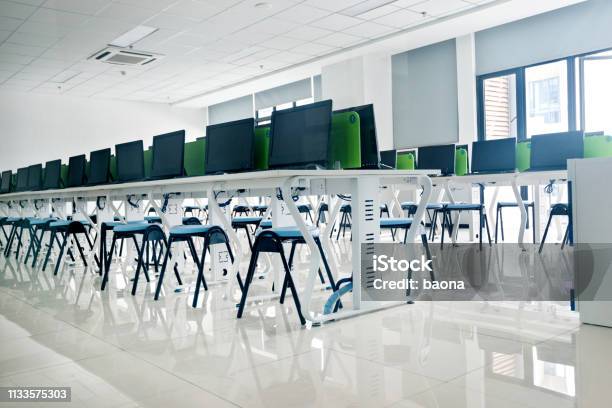 Empty Computer Training Classroom Stock Photo - Download Image Now - Computer Lab, School Building, University