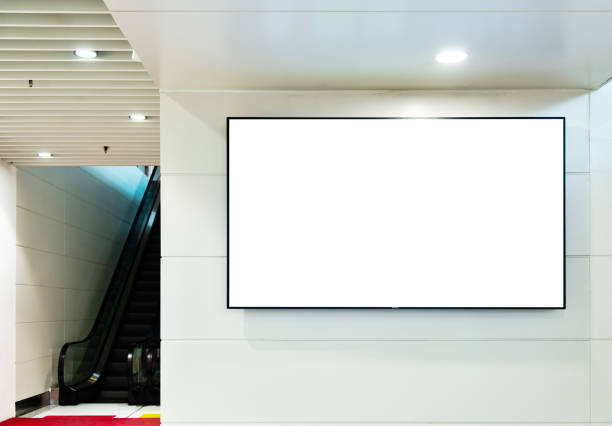 пустой билборд с эскалатором на станции метро - sign station contemporary escalator стоковые фото и изображения