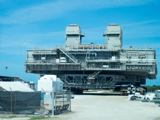 ракетная установка в космическом центре имени джона ф. кеннеди, флорида - kennedy center стоковые фото и изображения