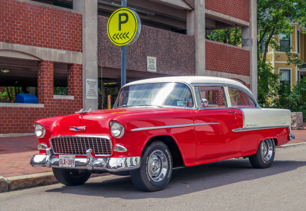 1955 시보레 벨에 어 두 문 - car chevrolet road sedan 뉴스 사진 이미지