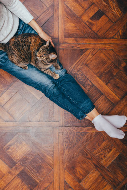 Young woman wearing blue jeans
