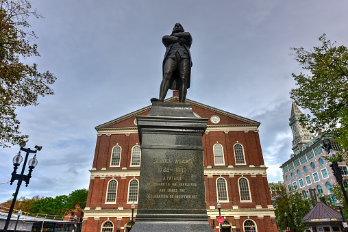 A market place and a meeting hall since 1742, the Faneuil Hall in Boston was also the site of several speeches by Samuel Adams and James Otis.