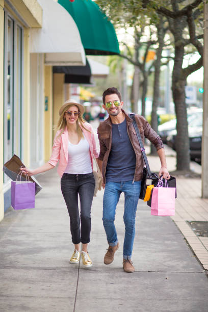 istock Couple on a shopping spree 1133703528