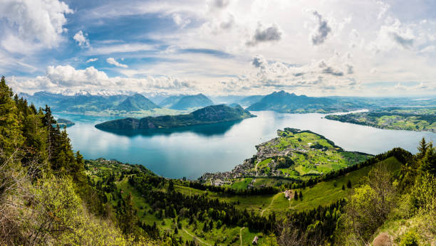 panorama, sicht auf vierwaldstättersee und weggis von der rigi aus, schweiz, europa - switzerland mountain european alps panoramic stock-fotos und bilder