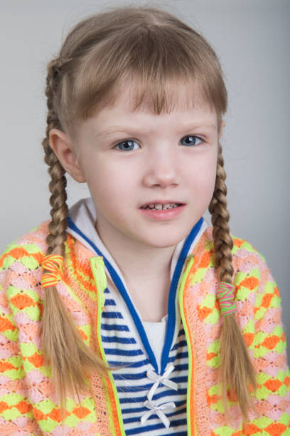 retrato da menina. - russian culture child learning little boys - fotografias e filmes do acervo