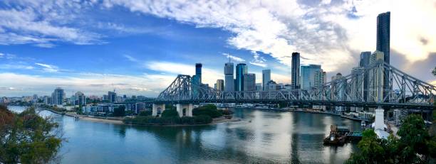 istock Story Bridge and cityscape 1133815973
