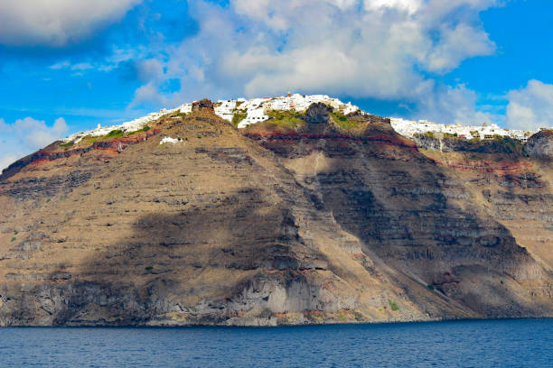 Greece, the origin the civilization. Landscape of the municipality of Santorini, which contains the inhabited islands of Santorini and Terasia and the uninhabited islands of New Cameni, Old Cameni, Aspronisi and Cristiana. Central region of Oia. vulcão stock pictures, royalty-free photos & images